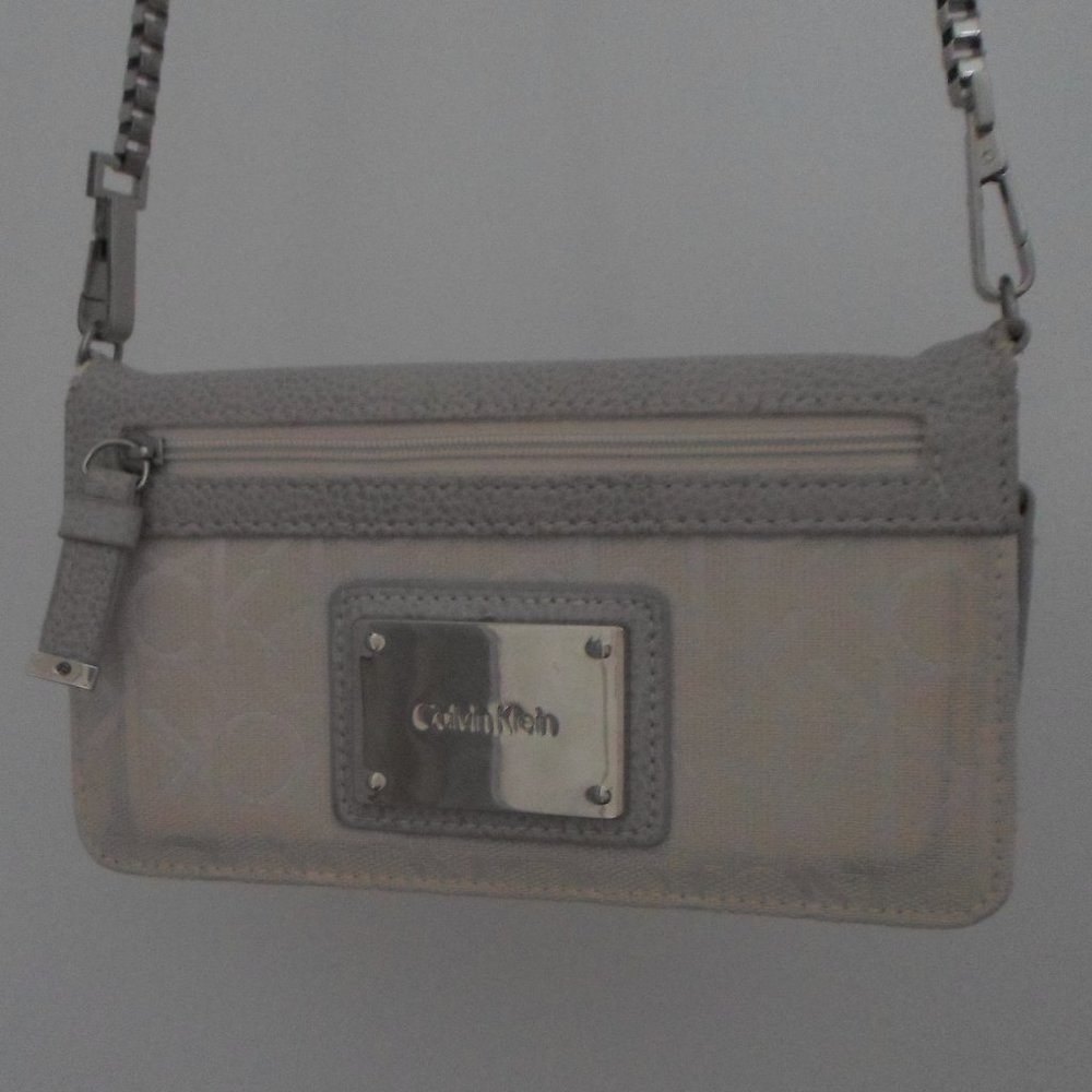Calvin Klein Crossbody Wallet Bag